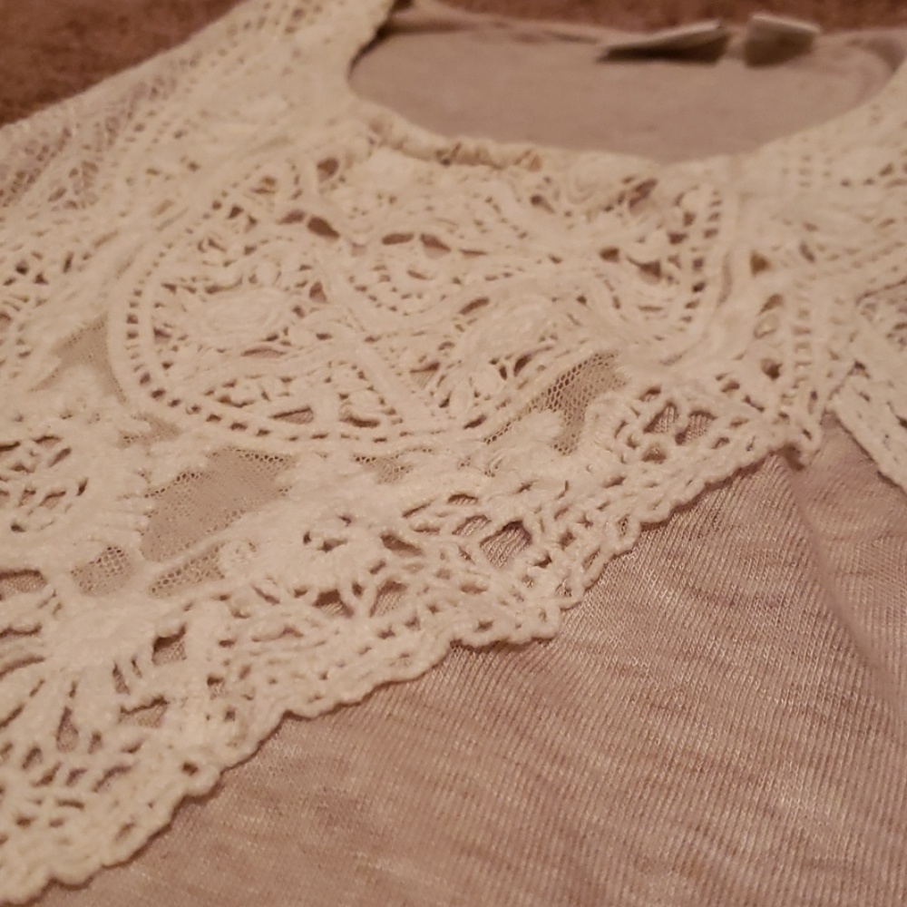 Lace Flowy Tank - Picture 2 of 2
